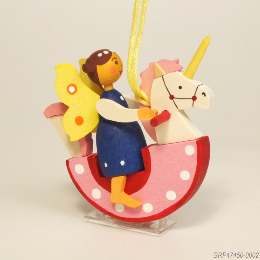木馬の妖精、ピンク