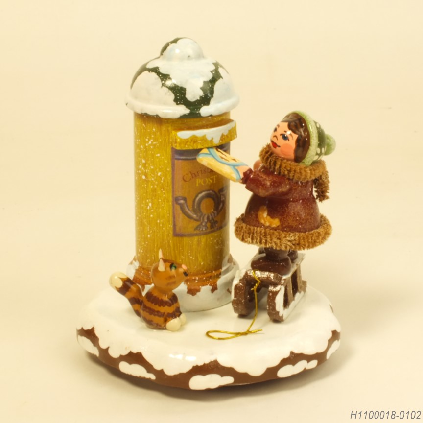 お手紙を出す子