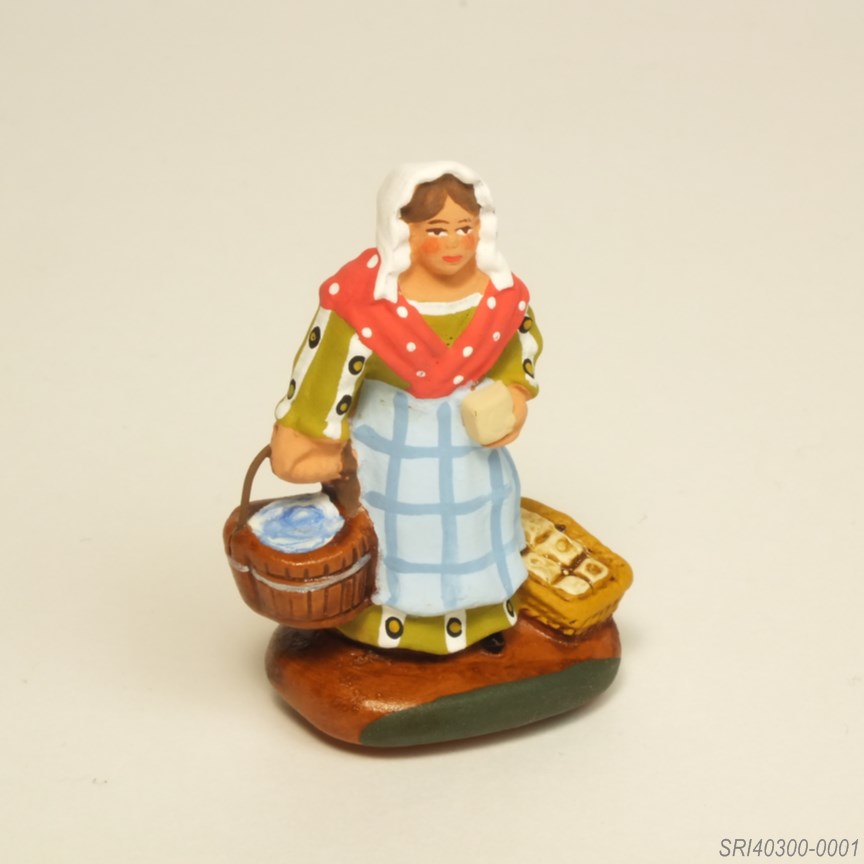 南仏の小さい土人形。「石鹸を売る人」