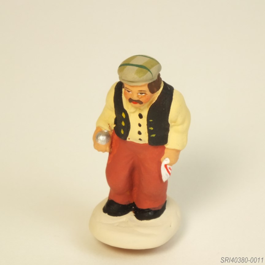 フランス・プロヴァンスのサントン人形。「ペタンクをするおじさん」